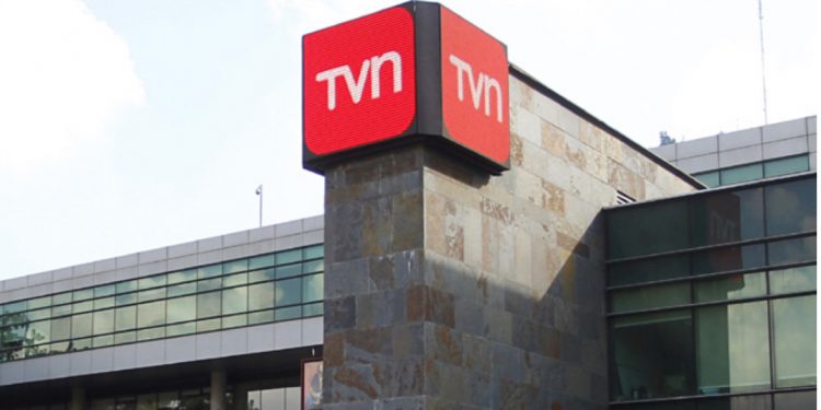 Crisis en TVN podría derivar en no pago de sueldos en enero y despidos