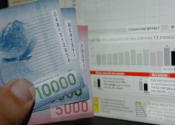 Cuentas de la luz subirán hasta 17% en enero