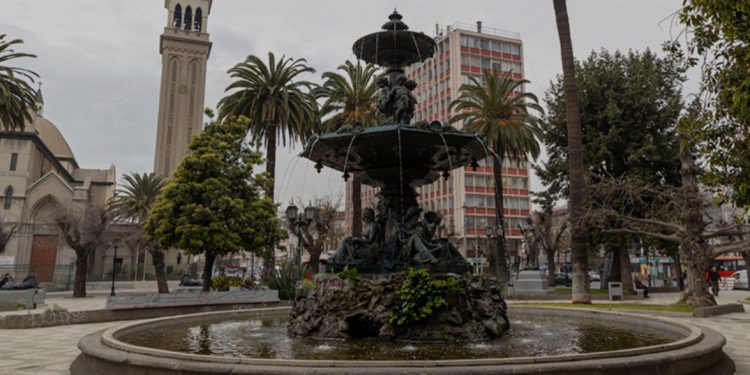 Roban ornamentos de histórica fuente en la Plaza de la Victoria de Valparaíso