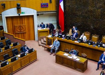 Roban ornamentos de histórica fuente en la Plaza de la Victoria de Valparaíso