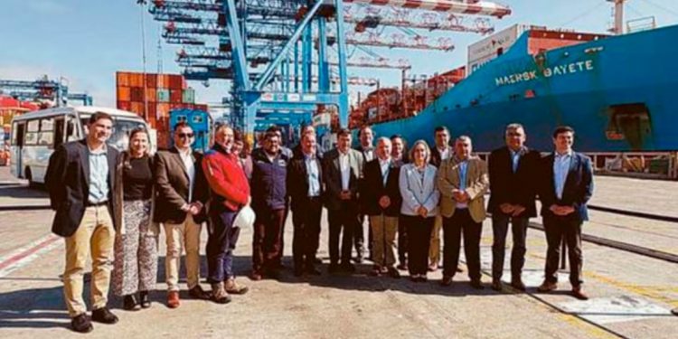 Roban ornamentos de histórica fuente en la Plaza de la Victoria de Valparaíso