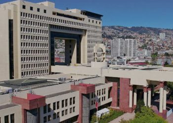 Bomberos de Valparaíso concurre al Congreso por reporte de humo en el Senado