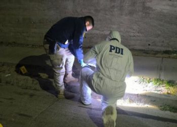 Un fallecido dejo incendio en edificio en pleno centro de Valparaíso
