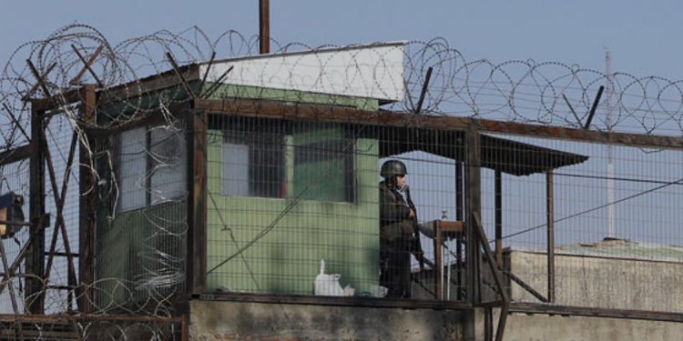 Fallece reo apuñalado en el tórax al interior de cárcel de Chillán