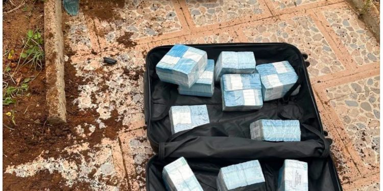 Carabineros encontró en El Quisco maletas enterradas con dinero del multimillonario robo que afectó a una sucursal de Brinks en Rancagua