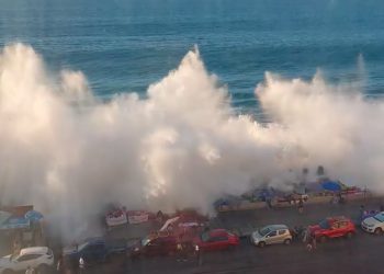 Fuertes marejadas impactan las costas de Viña del Mar