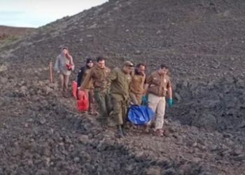 Alcaldesa de Valparaíso afirma que balsas con pirotecnia «no están en riesgo» pese a marejadas