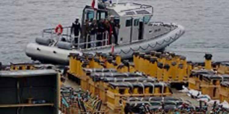 Armada evaluará este martes las condiciones para fondear balsas debido a las marejadas