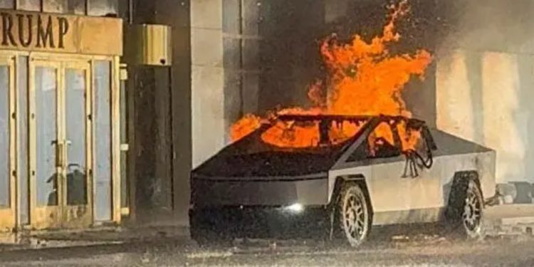 Investigan posible vínculo entre el atropello masivo en Nueva Orleans y la explosión de camioneta Tesla frente a Hotel Trump