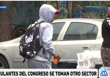 Equipo de matinal de Mega fue intimidado en despacho sobre comercio ambulante en Valparaíso