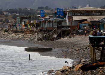 Playa La Boca se queda sin zona de arena tras intensas marejadas en Concón