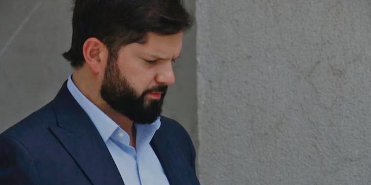 Denuncian a Presidente Boric por fraude al fisco tras la fallida compra de la casa de Salvador Allende