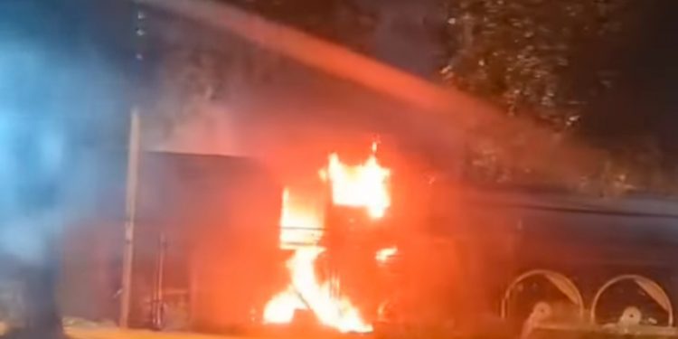 Incendio afectó a patrimonial locomotora 823 en Villa Alemana