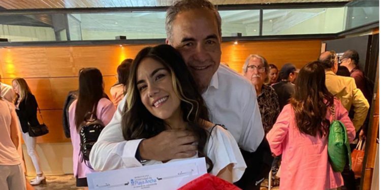 Ubican a hija de senador Fidel Espinoza tras estar una semana incomunicada en el Valle de Cochamó