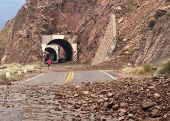 Se reabre camino internacional tras tormentas y aludes
