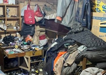 Un fallecido y varios atrapados deja caída de grúa sobre un gimnasio de un centro comercial de Arica