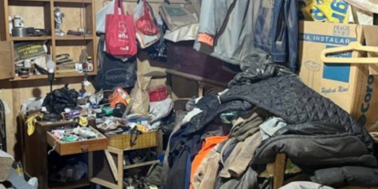 Un fallecido y varios atrapados deja caída de grúa sobre un gimnasio de un centro comercial de Arica