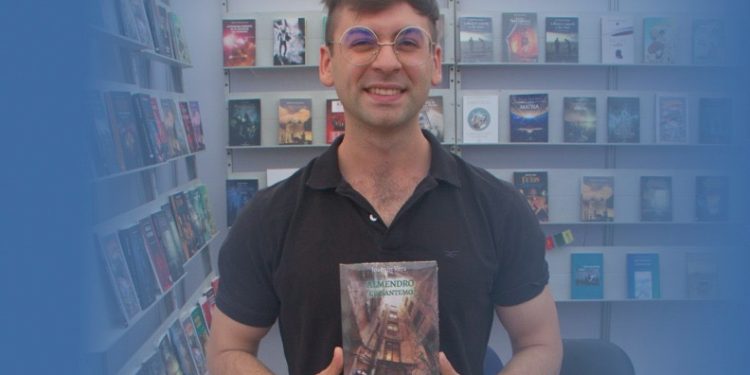 Joaquín Vera: “‘Almendro Crisantemo’ nació de mi deseo de contar una historia de esperanza y luz”