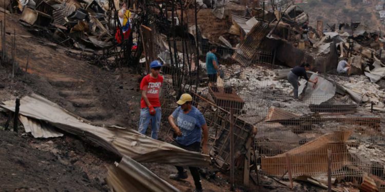 Damnificados del megaincendio de Valparaíso iniciarán huelga de hambre