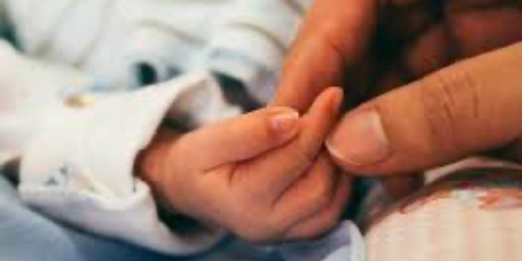 Lactante de un año y tres meses fallece en Talca tras caer accidentalmente dentro de balde con agua