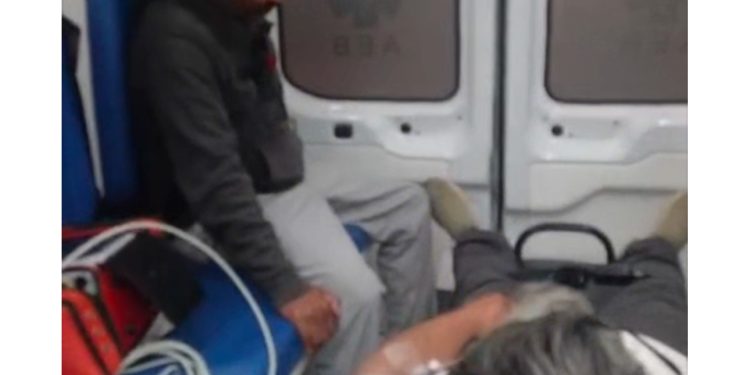 Trasladan a dos huelguistas de urgencia a hospital tras radicalización de movilización