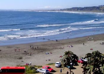 Turista argentina de 14 años muere ahogada en playa de Concón