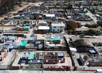 Hamás libera a tres rehenes israelíes y pide llama a iniciar segunda fase de la tregua