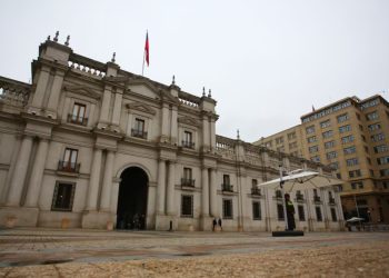 Muere carabinero que estaba de guardia al interior de La Moneda