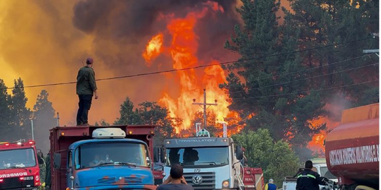 Según encuesta CADEM el 55% tiene decidido o votaría por Matthei y 50% lo haría por Bachelet