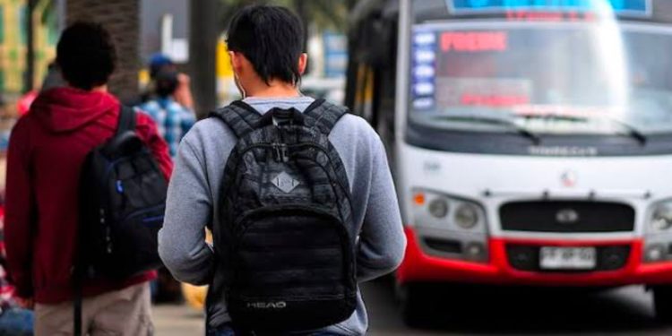 Impacto por homicidio de menor de 14 años en Los Ángeles tras recibir un disparo en el abdomen