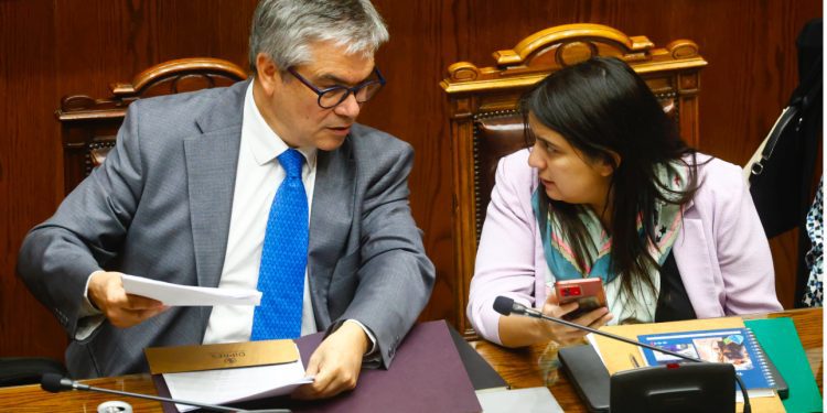 Crecen las críticas por polémicos traspasos de Corfo a Ministerio de Hacienda