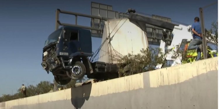 Diputada Bello exige acciones inmediatas ante el deterioro de la infraestructura vial en comunas del Distrito 6