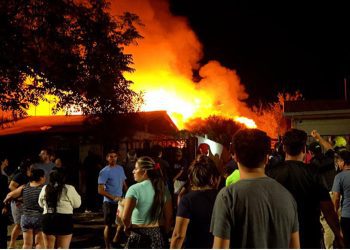 Seis viviendas afectadas dejó incendio que se provocó tras el regreso de la luz en La Florida