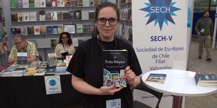 Sol Arellano: “Si Chile es un país tan mágico, ¿por qué no explorar su propia mitología?”