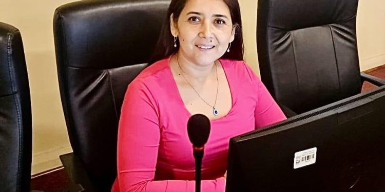 Core Maricel Martínez llama a organizaciones comunitarias a posturlar al Fondo Concursable del 8%