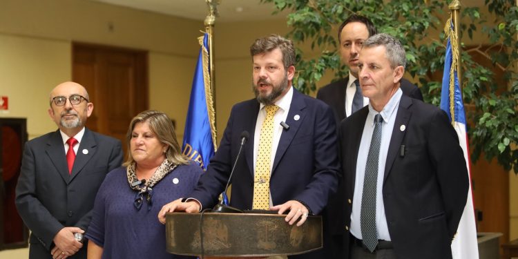 Diputados del Nacional Libertario anuncian querella por daño patrimonial a Corfo tras traspasos millonarios al Gobierno