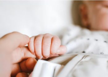 Menor de un año se mantiene en estado grave tras ser agredido por sus padres