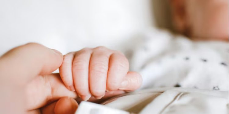 Menor de un año se mantiene en estado grave tras ser agredido por sus padres