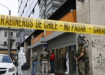 Sujetos roban $150 millones desde Banco Estado y huyen disparando en pleno centro de Valparaíso