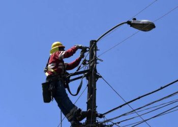 Nuevos cortes de energía eléctrica complican a la Región Metropolitana en «súper lunes»