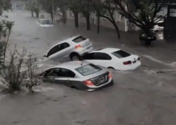 Se viraliza video donde Carolina Tohá es agredida por manfiestantes en la vía pública