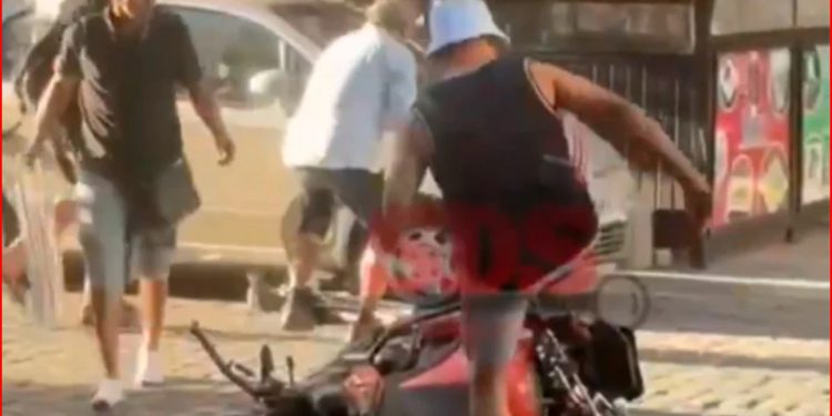 Investigan homicidio luego que dieran muerte a hombre con arma de fuego y en plena vía pública