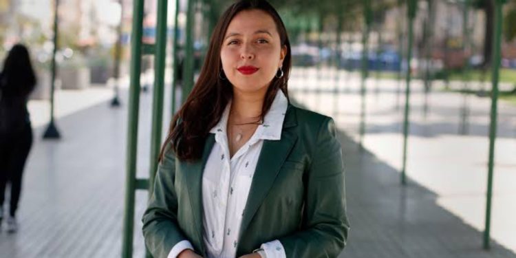 Camila Nieto presenta denuncia ante la Fiscalía por presuntas irregularidades en administración de Jorge Sharp