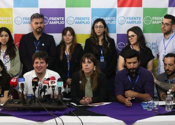 Dos hombres son asesinados a balazos en el centro de Santiago