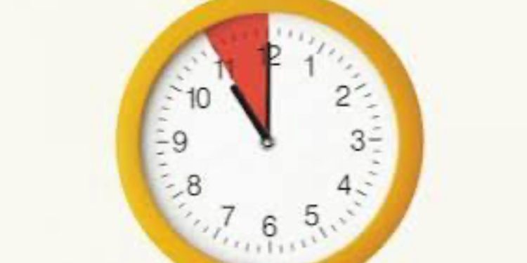 Este sábado se concreta el cambio de hora en todo Chile retrasando una hora a partir de las 00:00