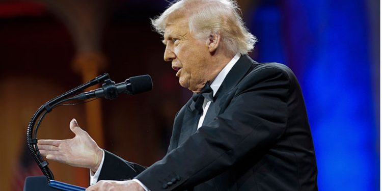 Trump vuelve a remecer el mundo elevando aranceles a China en 125% y suspendiendo a países que no tomaron represalias