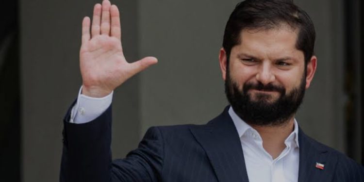 Fiscalía concluye que dineros de ProCultura fueron a parar al financiamiento irregular de la campaña de Presidente Boric