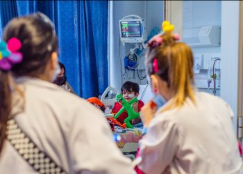 ONG Ritmo llama a sumarse a su campaña para llevar alegría y salud emocional a pacientes hospitalizados en Valparaíso