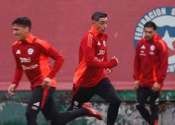 Gareca prueba probable formación de Chile para enfrentar a Argentina por Clasificatorias