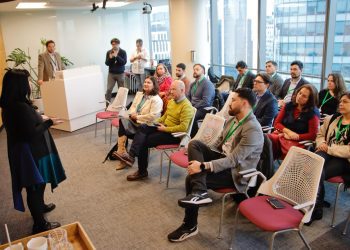 Alianza público-privada concreta 5.000 becas en habilidades digitales e IA en Chile